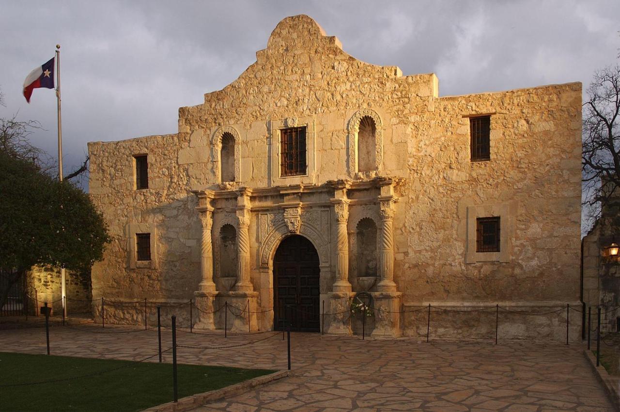Private Hot Tub3Bd2Ba 2 Miles To Sa River Walk San Antonio Zewnętrze zdjęcie