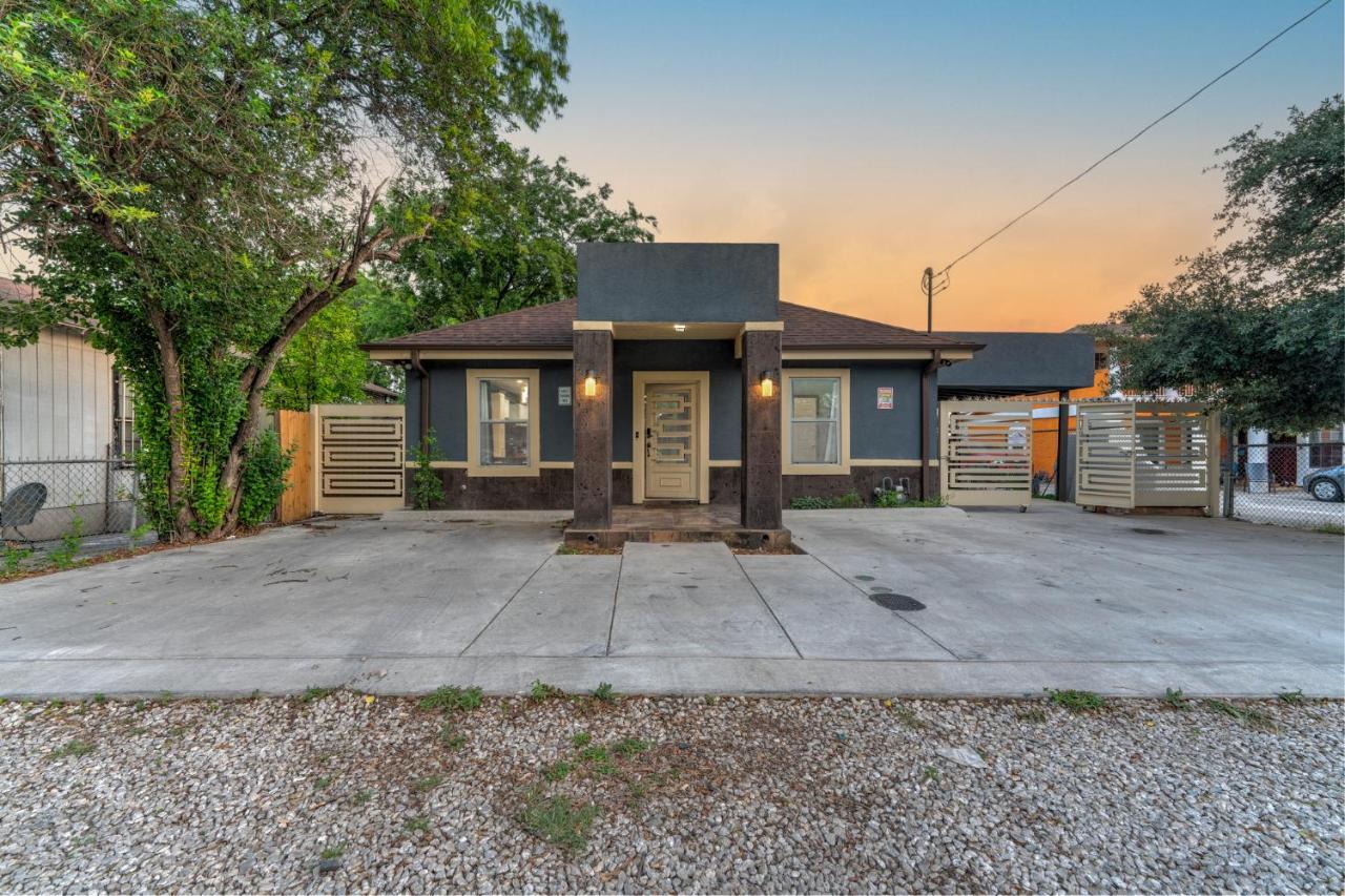 Private Hot Tub3Bd2Ba 2 Miles To Sa River Walk San Antonio Zewnętrze zdjęcie